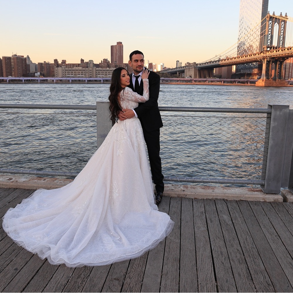 Custom made wedding dress, size S-XS. White hand made dress by krismil bridal.